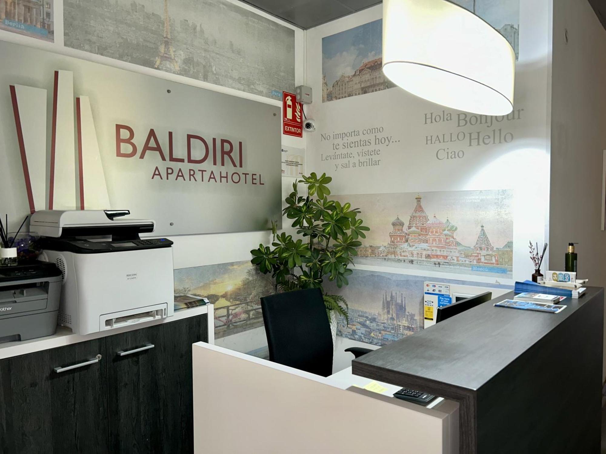 Apartahotel Baldiri サン・ボイ・ダ・リュブラガート エクステリア 写真